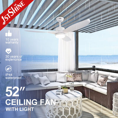良い値段 3つのプラスチックブレードと白いLEDライトの防水屋外天井扇風機 オンライン